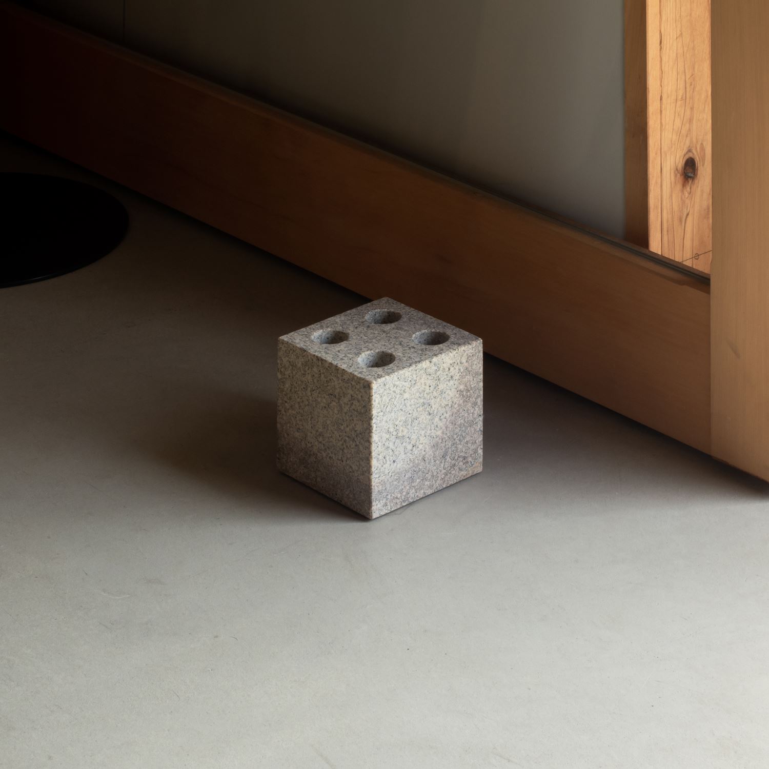 SS – UMBRELLA STAND / cube / sabi